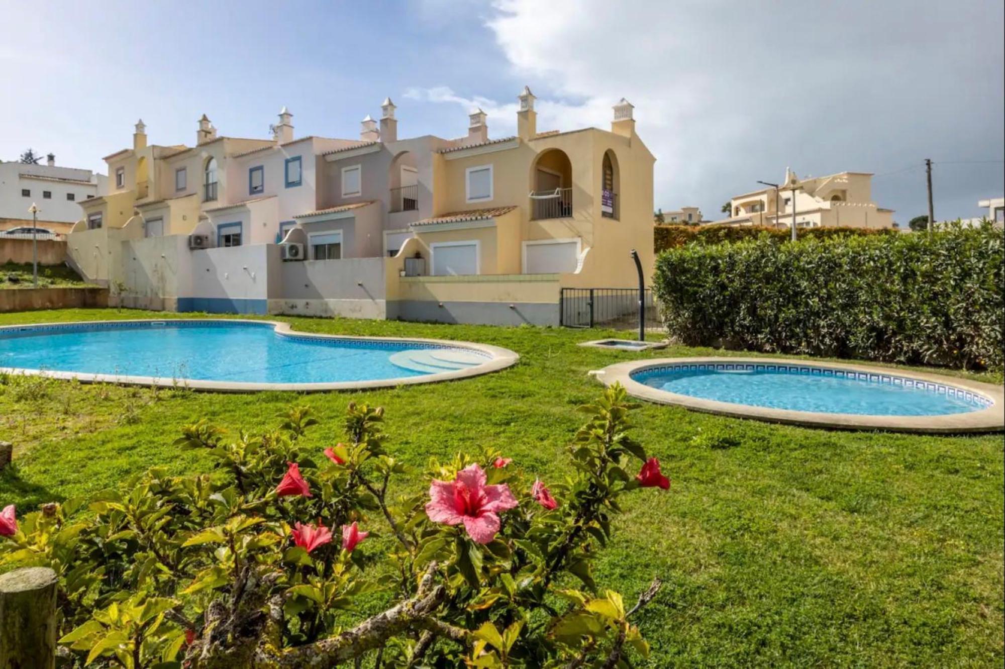 Casa Claudia - Cond Atalaia Villa Lagos Exterior foto