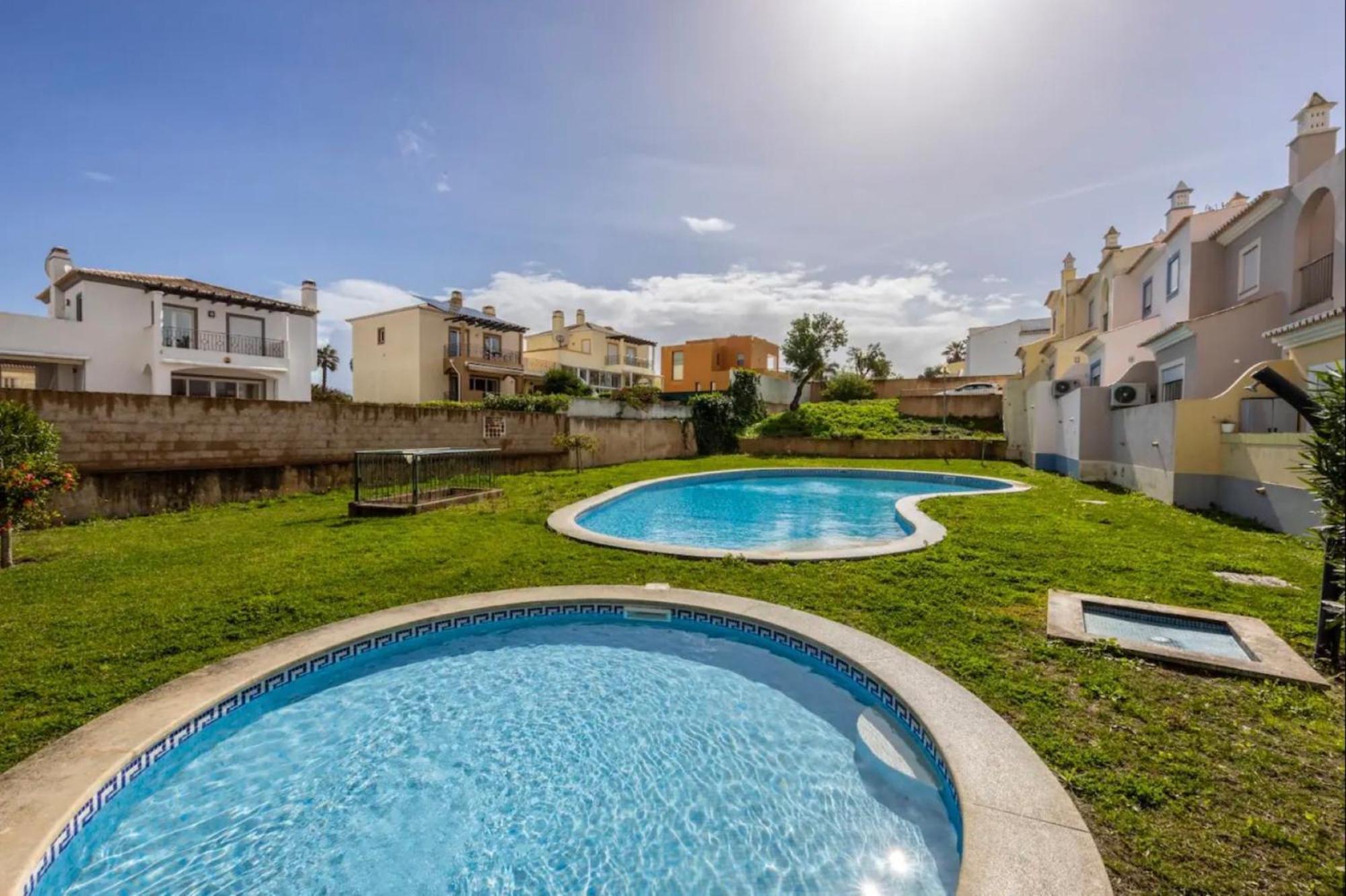 Casa Claudia - Cond Atalaia Villa Lagos Exterior foto